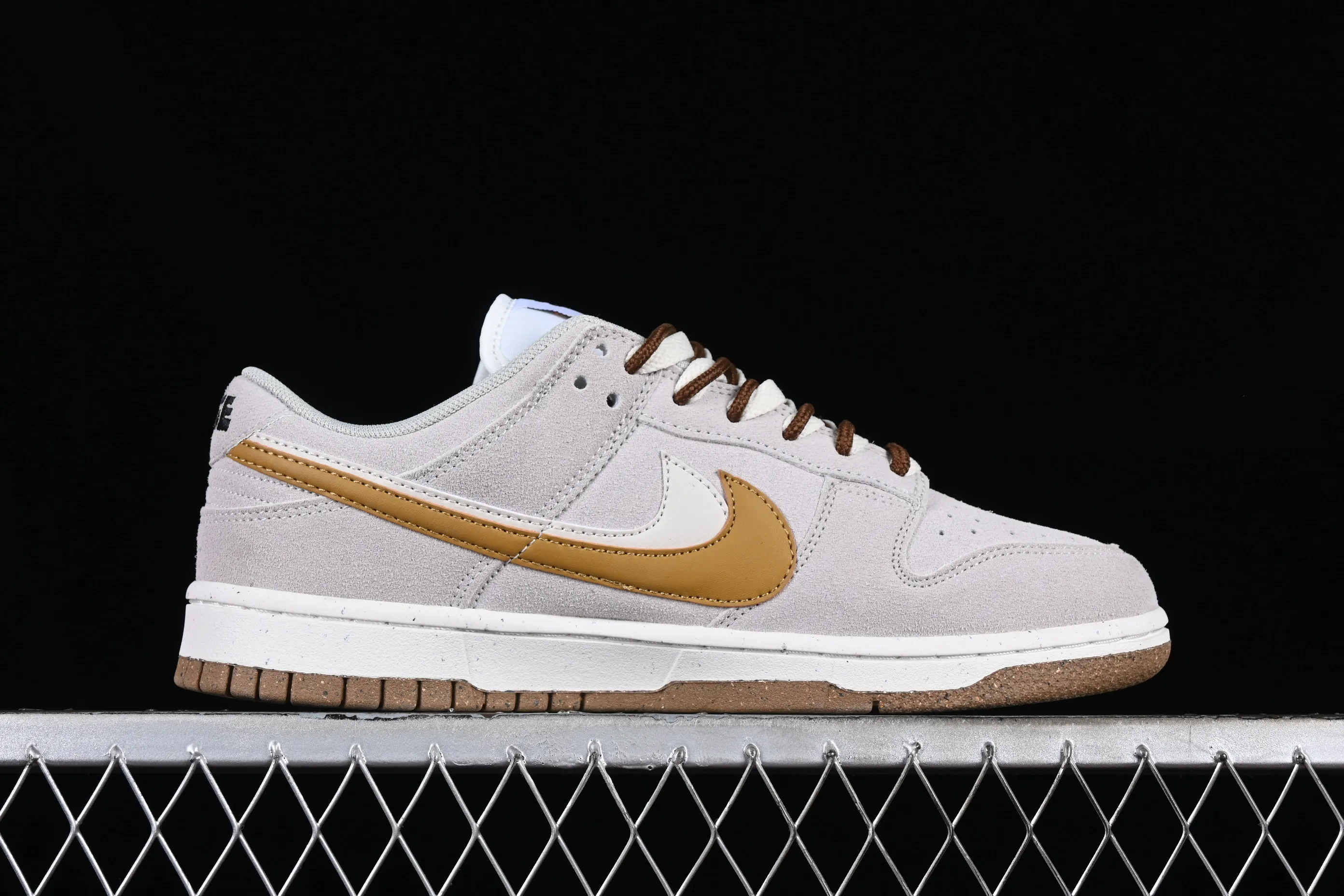 All Categories Nk SB Dunk Series Nk SB Dunk Low Low-top sneakers Cost-effective version Nk SB Dunk Low "85" double hook SB low-top sports and leisure sneakers DO9457-105